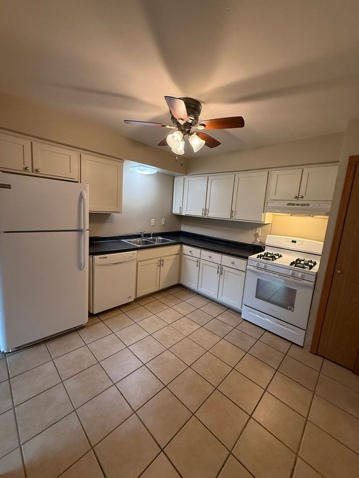 744 Evergreen Dr - Photo 6 of 16