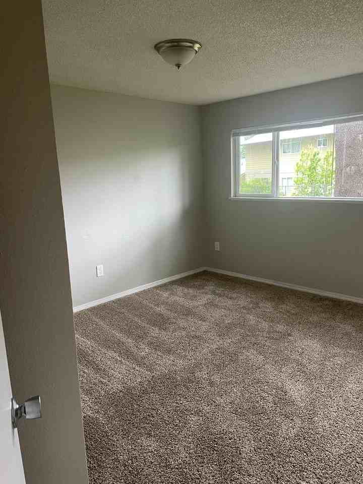 3129 Ne 13th St #27 - Photo 6 of 7