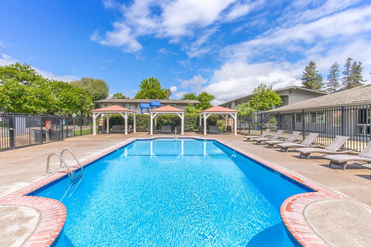 Creekside Apartments - Photo 4 of 50