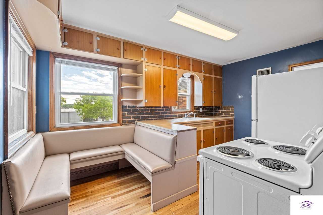 8512 Wirt St - Photo 6 of 15