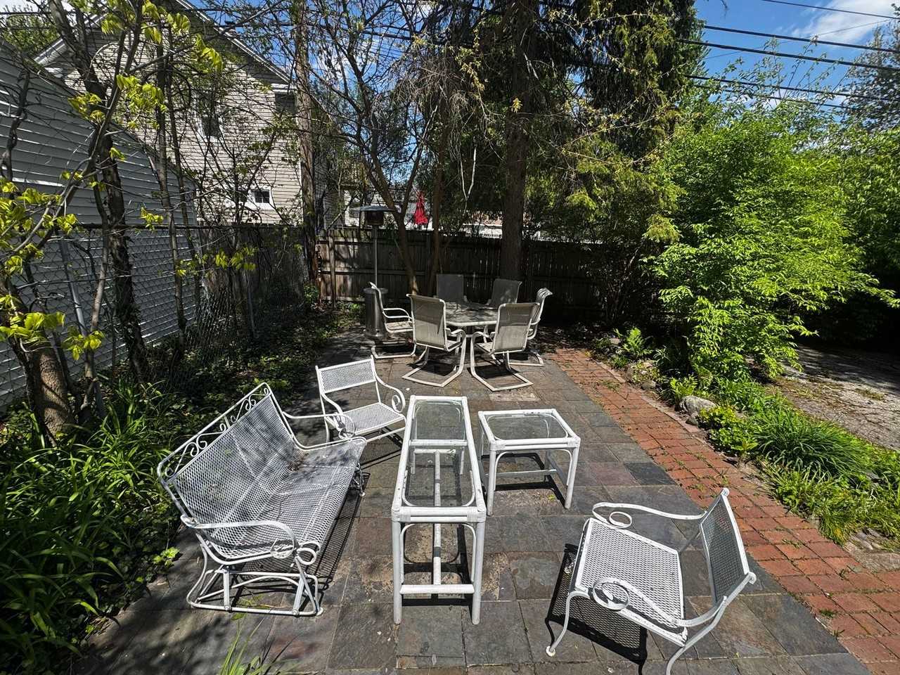 1007 Gardenia Ave - Photo 2 of 11