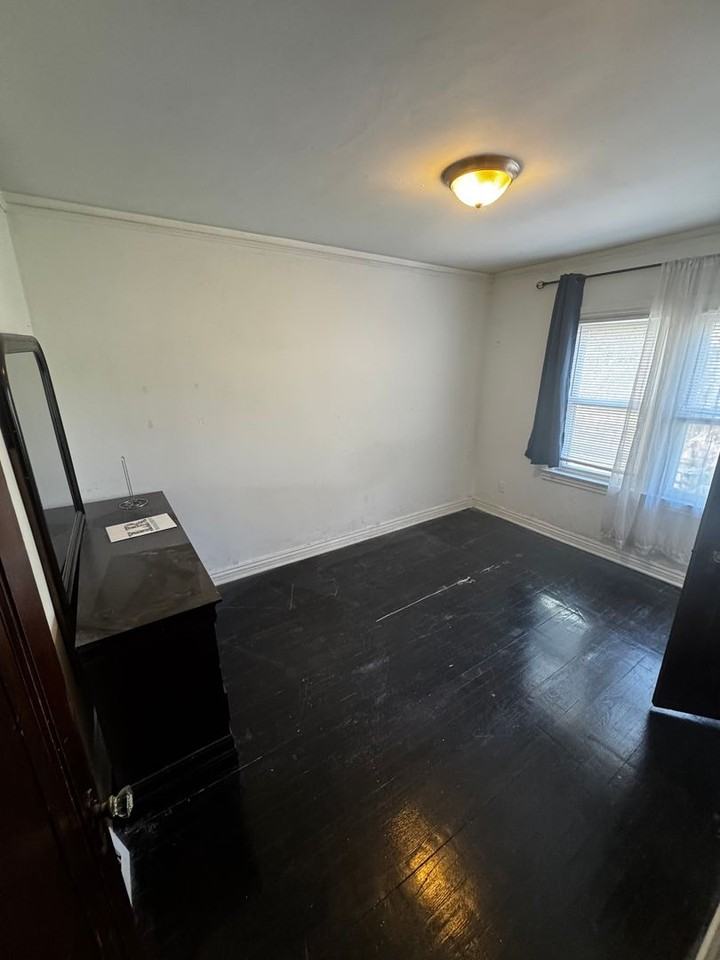 1007 Gardenia Ave - Photo 6 of 11
