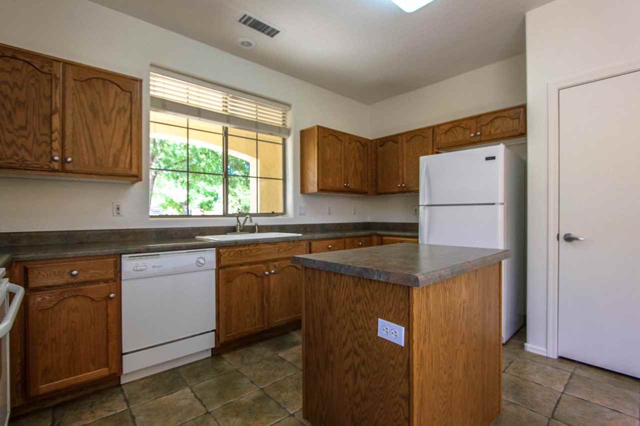 7104 E Encampment Dr - Photo 3 of 17