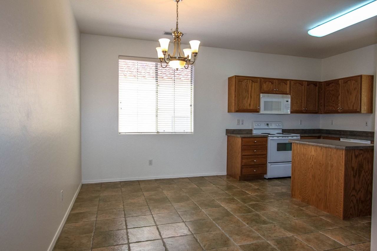 7104 E Encampment Dr - Photo 4 of 17