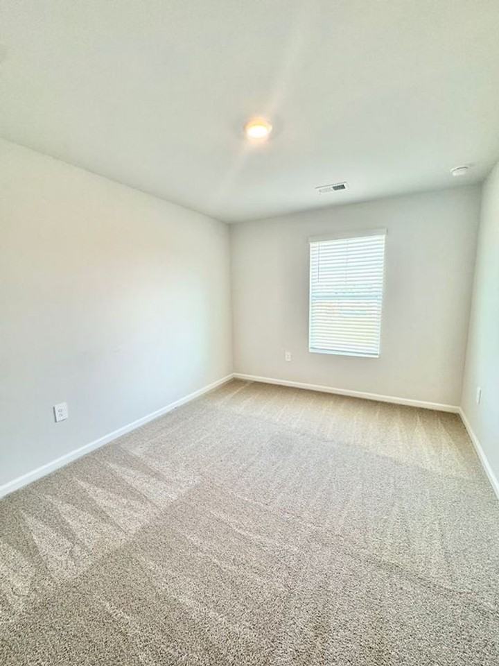 408 Seabreeze Dr - Photo 5 of 23