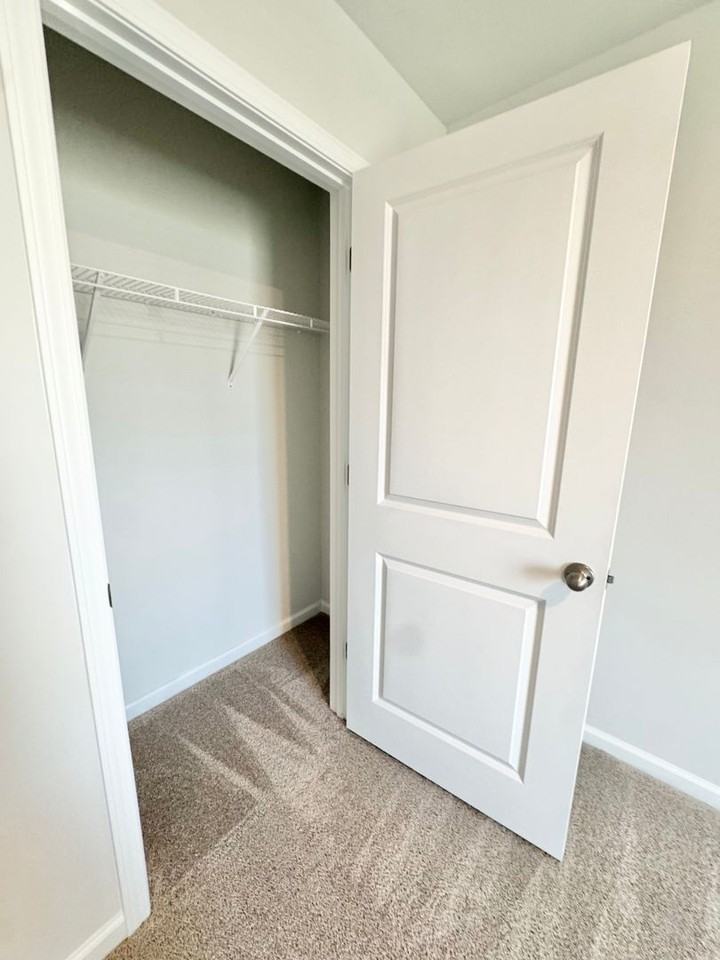 408 Seabreeze Dr - Photo 6 of 23