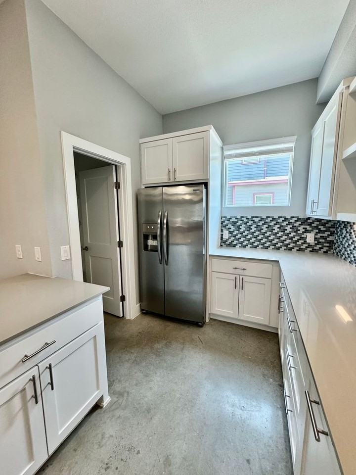 6911 Meador Ave - Photo 6 of 50