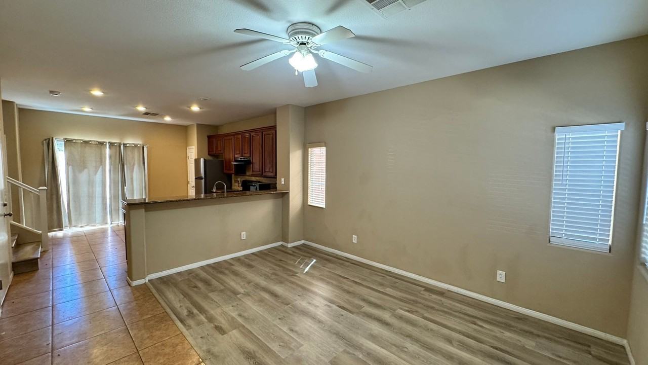 917 Blushing Rose Pl - Photo 2 of 20