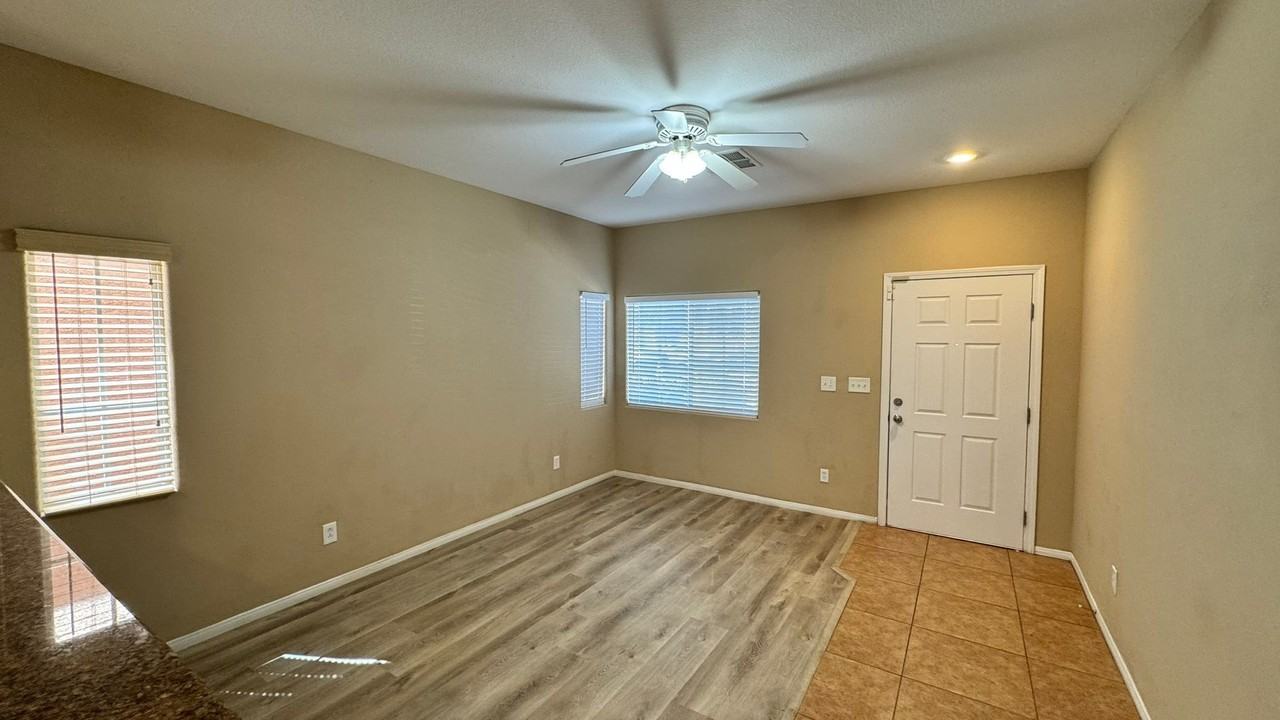 917 Blushing Rose Pl - Photo 3 of 20