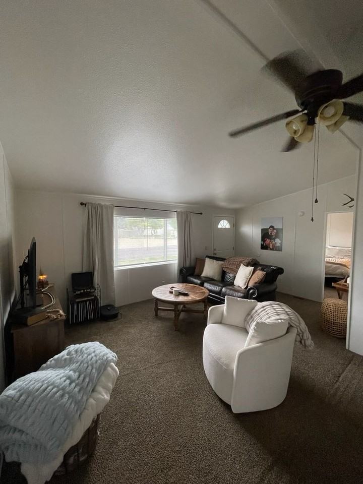 364 E Mill Rd - Photo 5 of 11