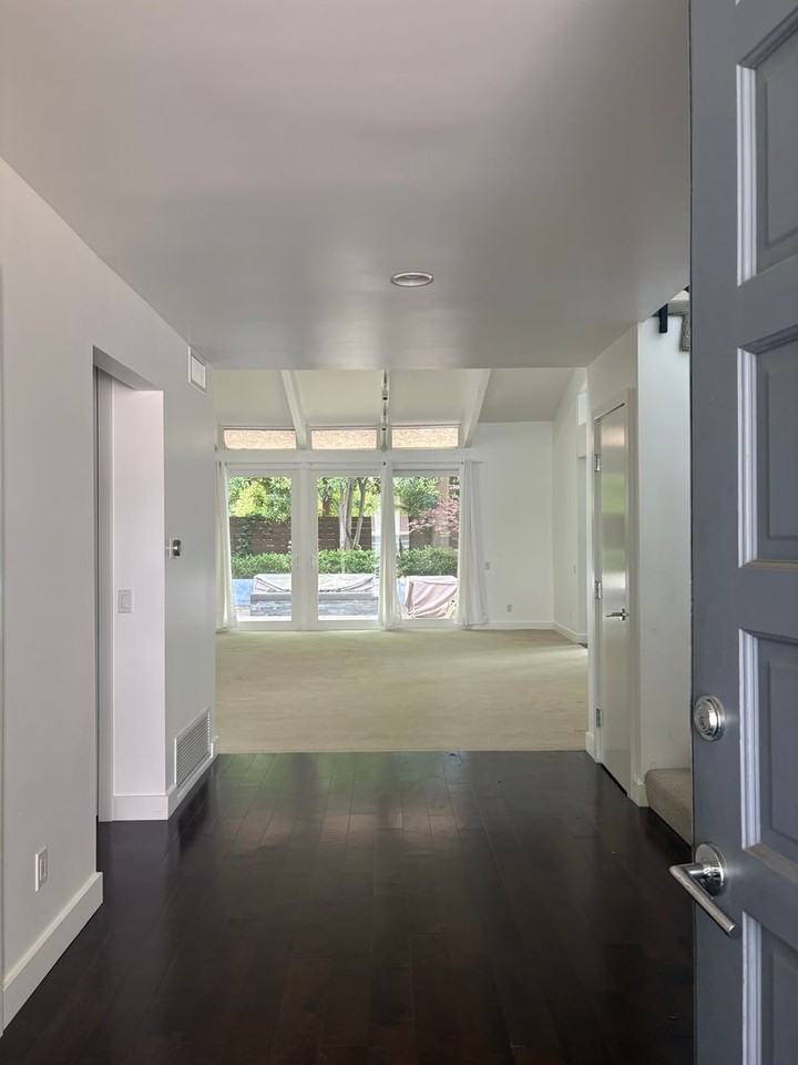 9908 Lancer Ct - Photo 6 of 37