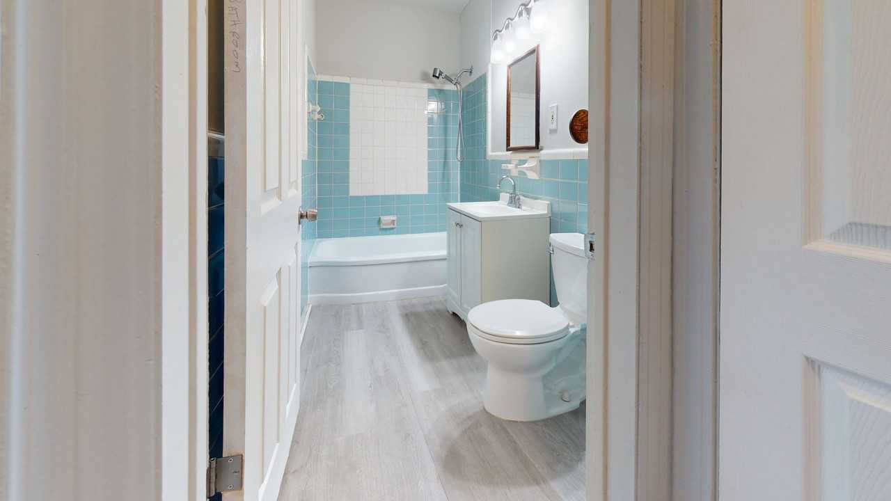 21171 Dexter Blvd - Photo 3 of 10