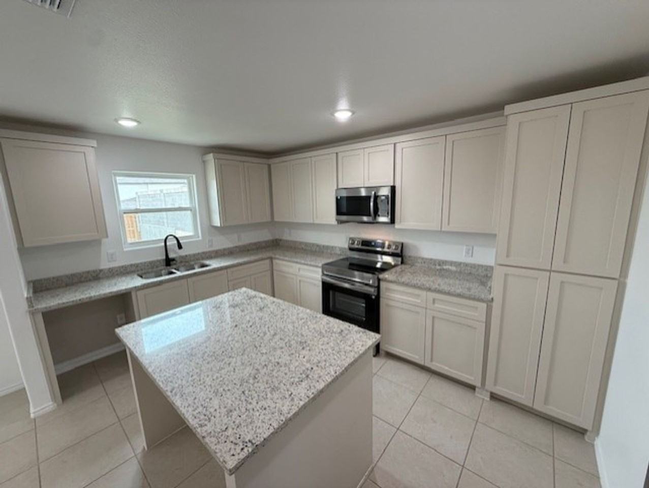 3510 Pascual De Leon Rd - Photo 6 of 23