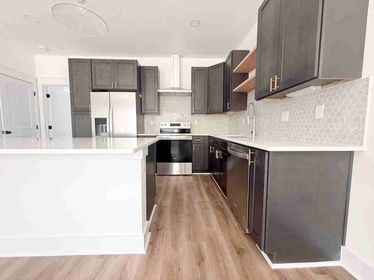 1348 Meridian St - Photo 5 of 32