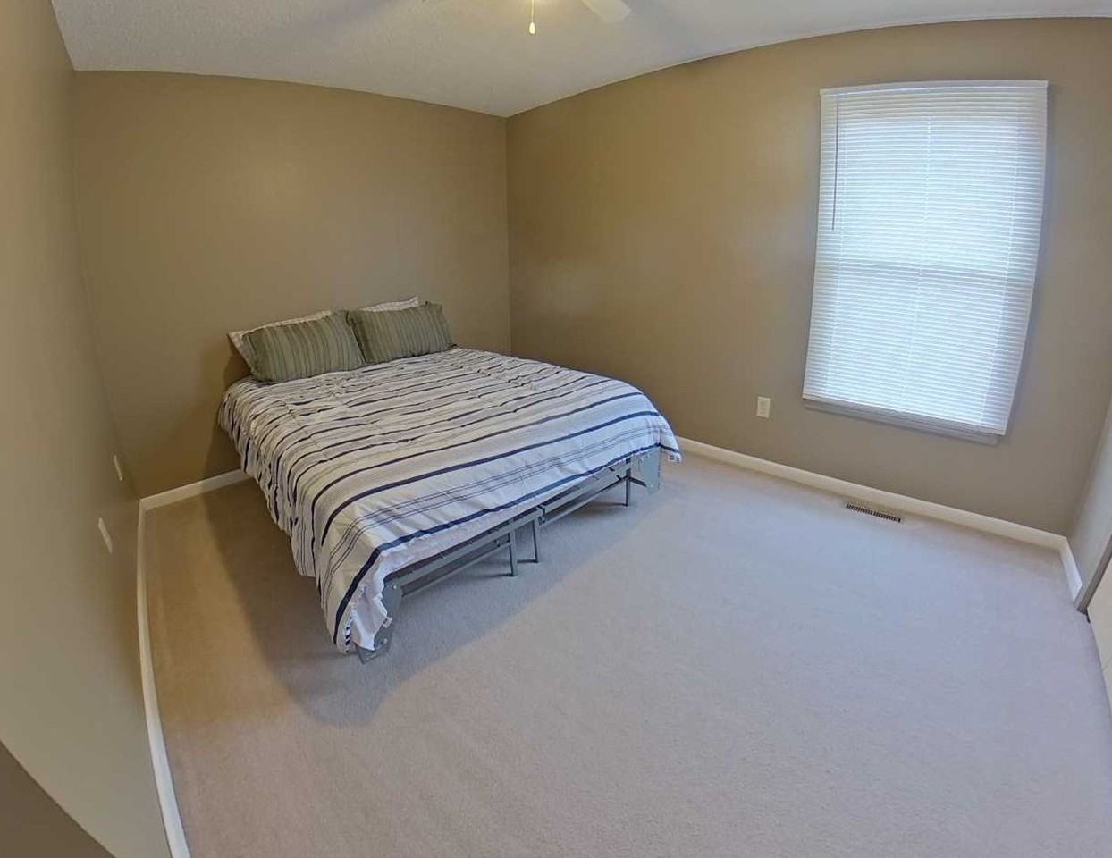 2503 Candlewood Dr - Photo 2 of 10