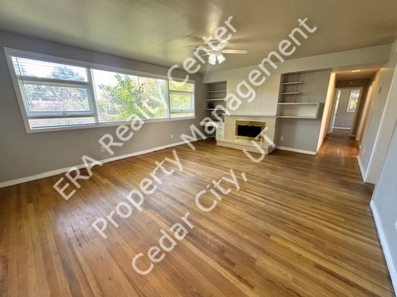 294 S Dewey Ave - Photo 5 of 26
