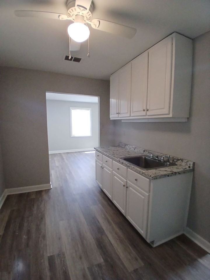 914 Restbrook Ave - Photo 5 of 9