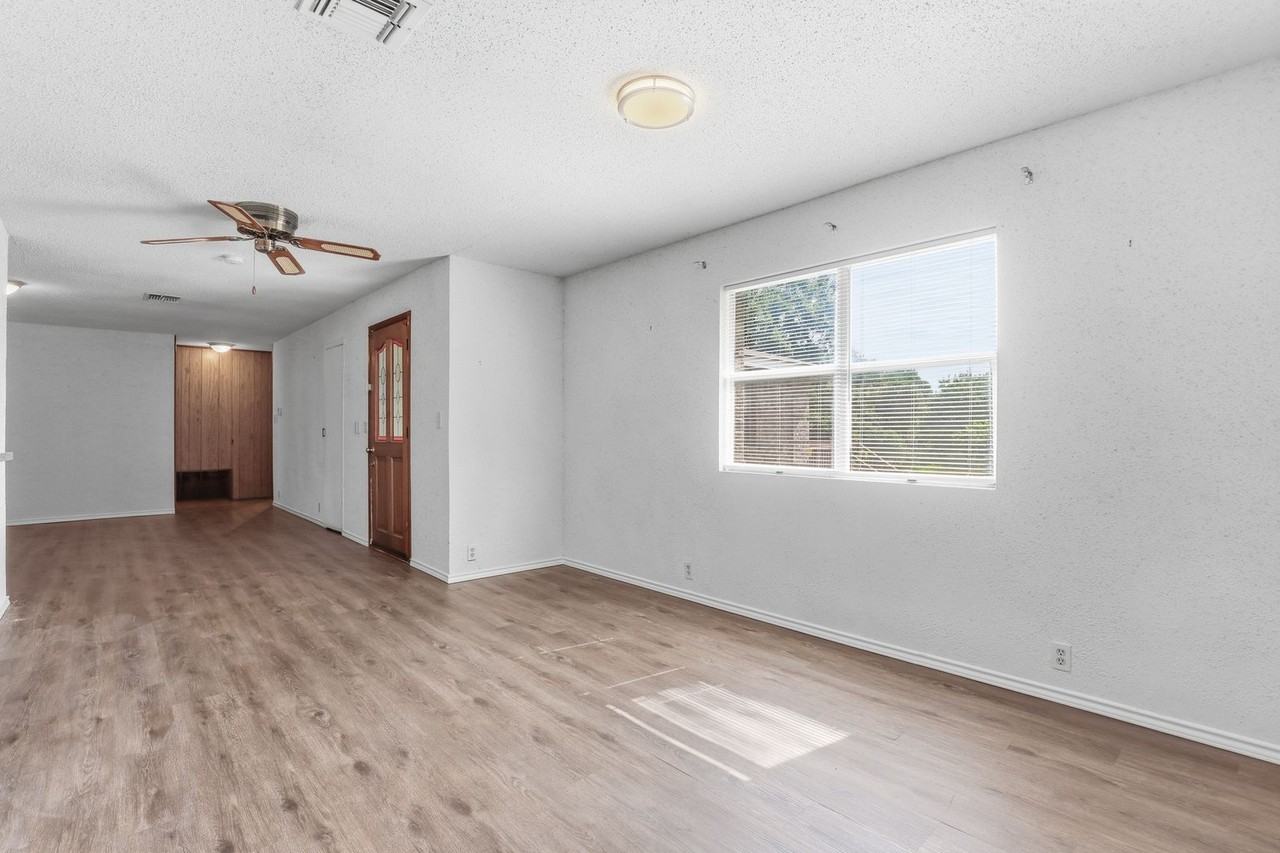 4824 Looney Ln - Photo 6 of 28