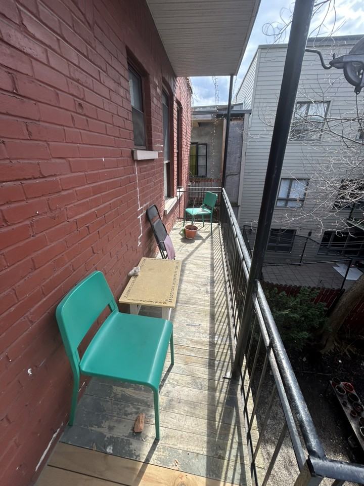 1304 Rue Beaudry - Photo 2 of 19