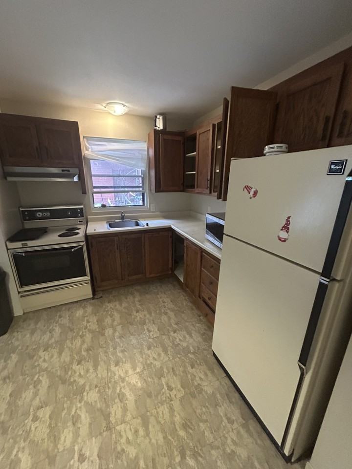 1304 Rue Beaudry - Photo 3 of 19