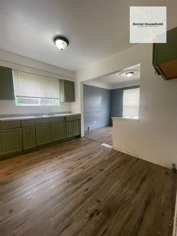 18010 Lesure St - Photo 6 of 14