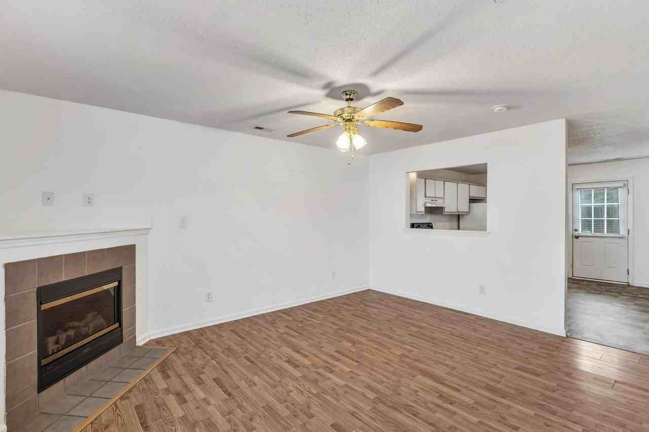 705 Timberlake Trl - Photo 3 of 21