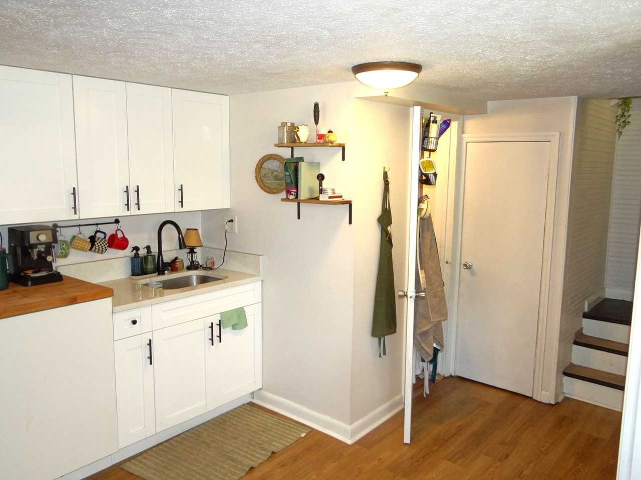 407 1/2 E Paris St - Photo 5 of 14