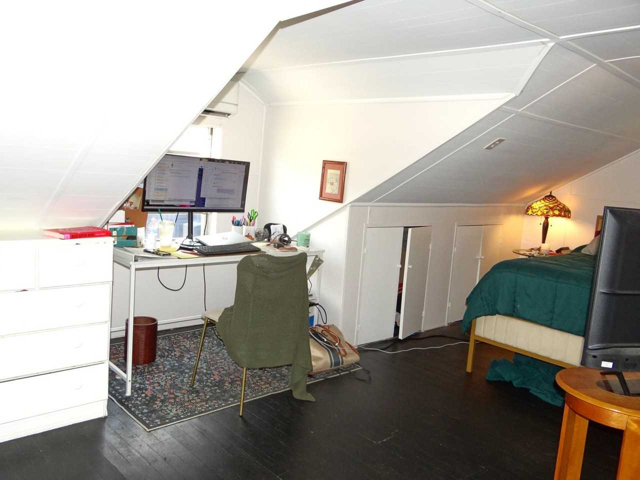 407 1/2 E Paris St - Photo 7 of 14