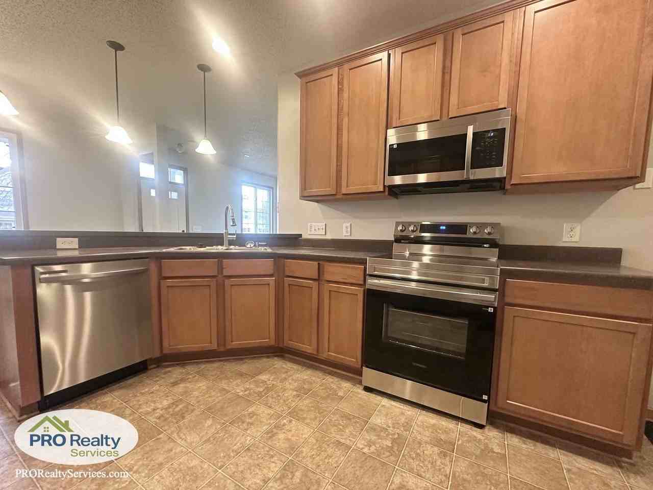 17190 Monroe St Nw - Photo 2 of 22