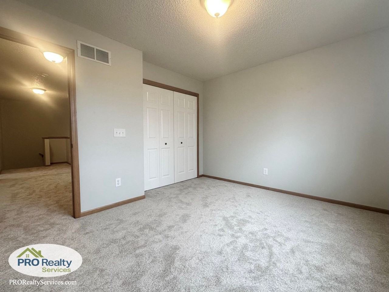17190 Monroe St Nw - Photo 7 of 22