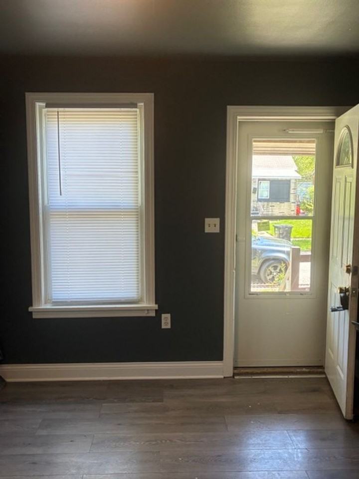 2336 Delaware St - Photo 2 of 11