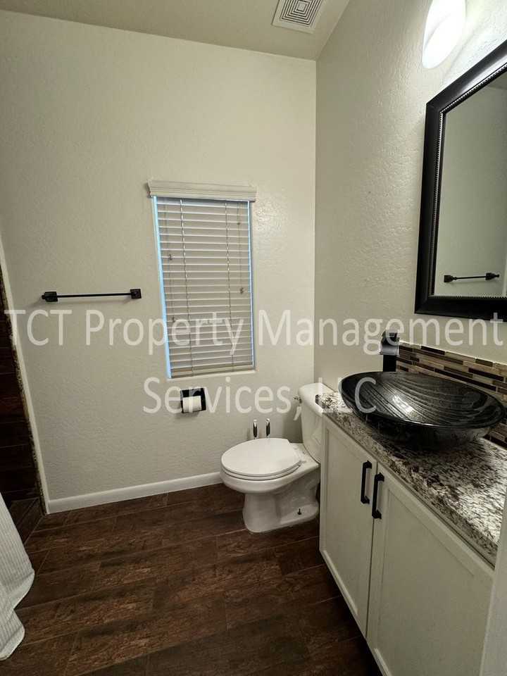 4669 E Olney Ave - Photo 5 of 23