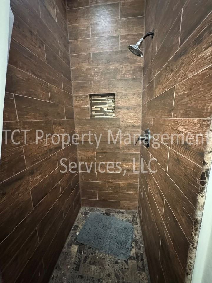 4669 E Olney Ave - Photo 6 of 23