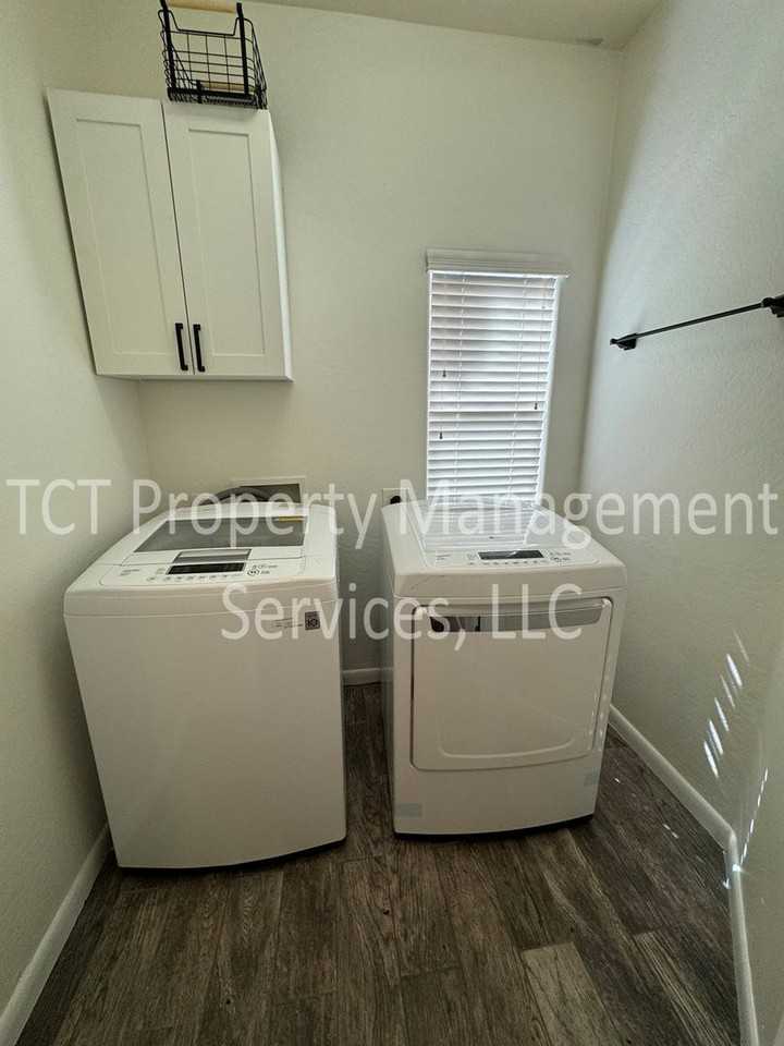 4669 E Olney Ave - Photo 7 of 23