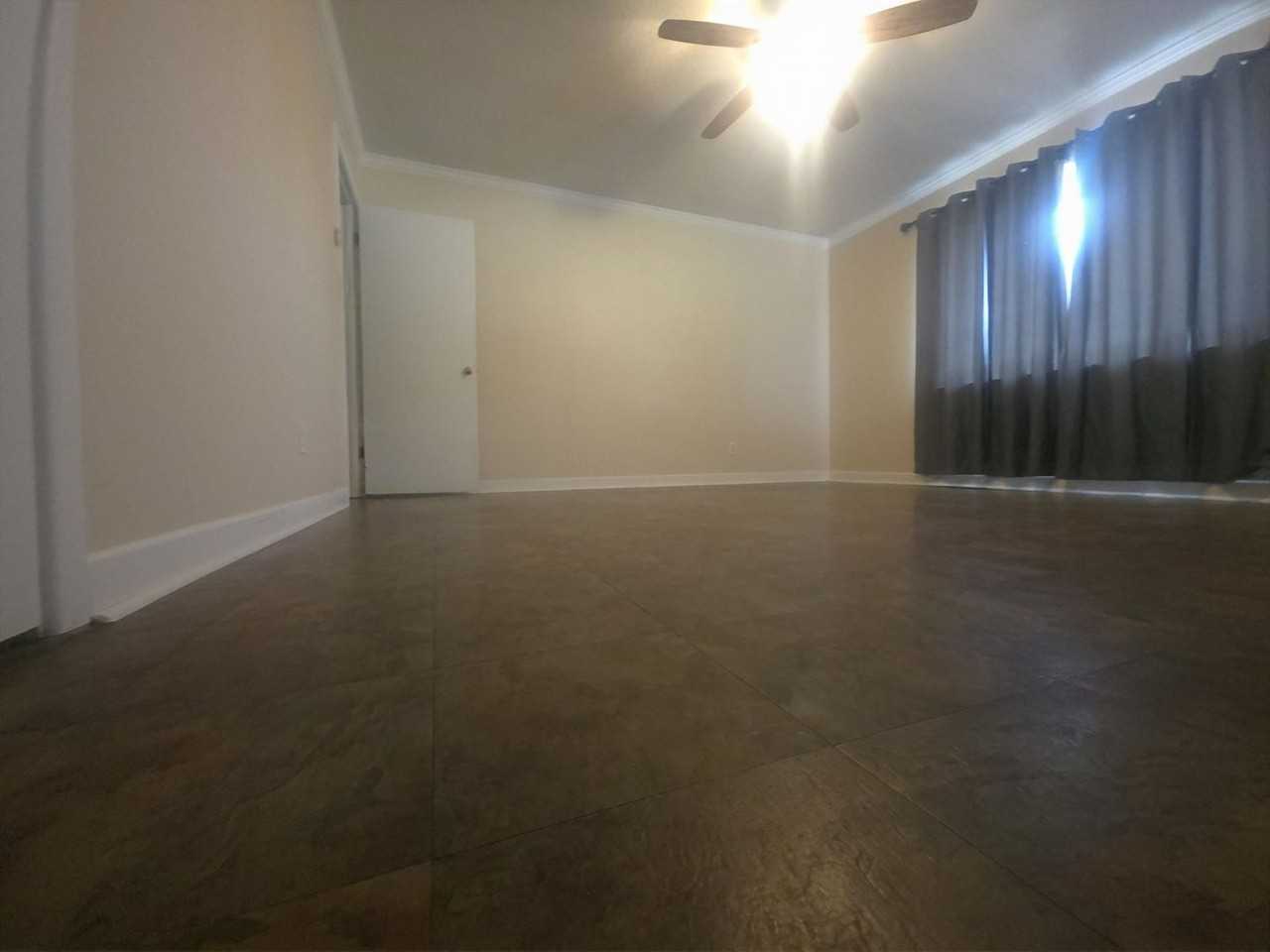 319 Heather St - Photo 2 of 10