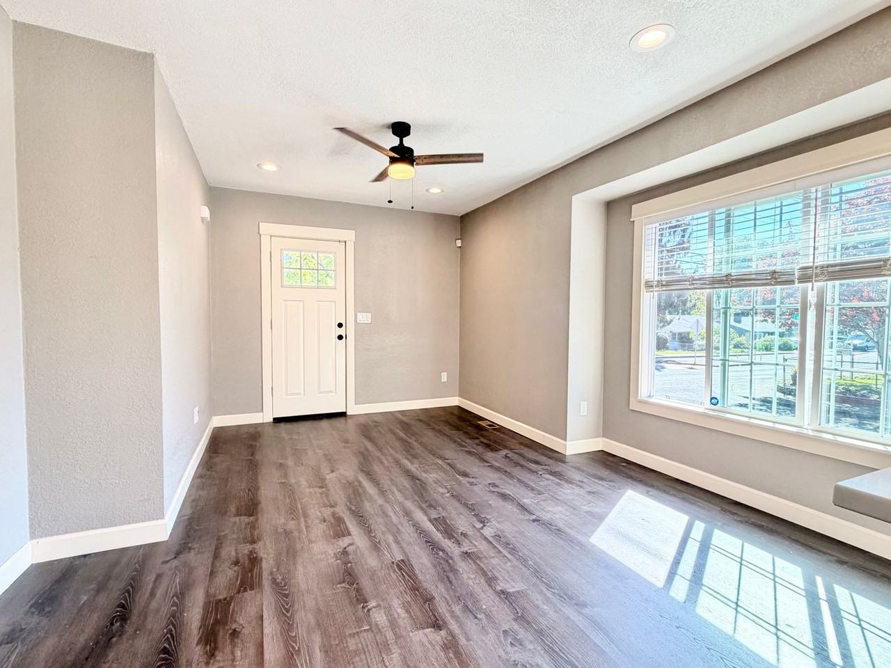 10107 Se Harold St - Photo 5 of 32