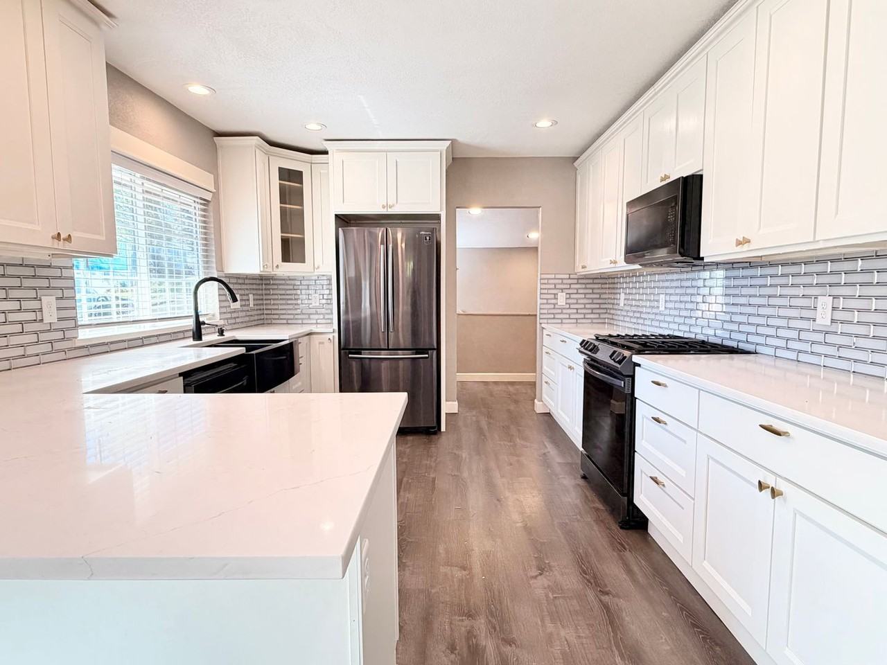 10107 Se Harold St - Photo 7 of 32