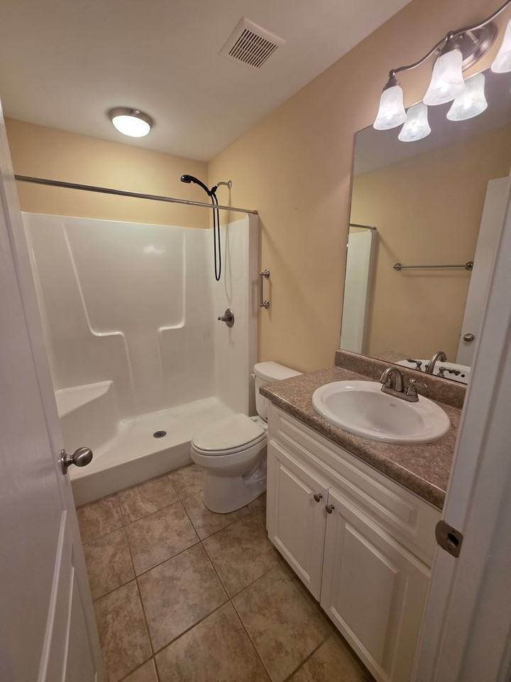 317 Abigail Ct - Photo 3 of 8