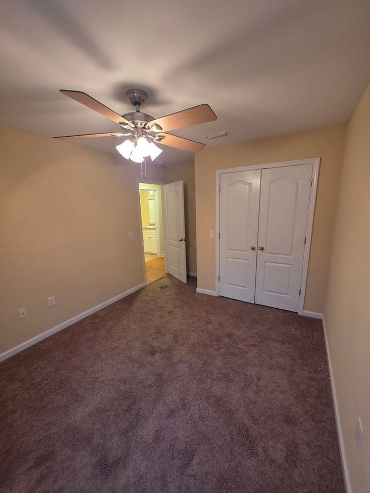 317 Abigail Ct - Photo 5 of 8