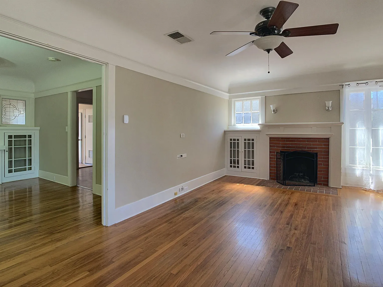 4193 4th Ave - Photo 3 of 31