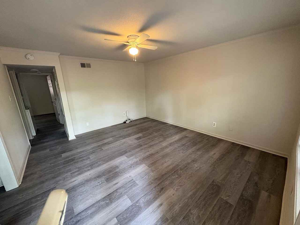 901 Park Ln - Photo 2 of 11