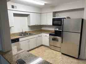 904 Park Ln - Photo 1 of 1