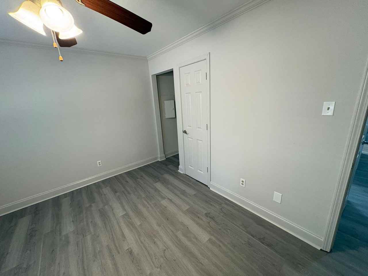 904 Park Ln - Photo 5 of 10