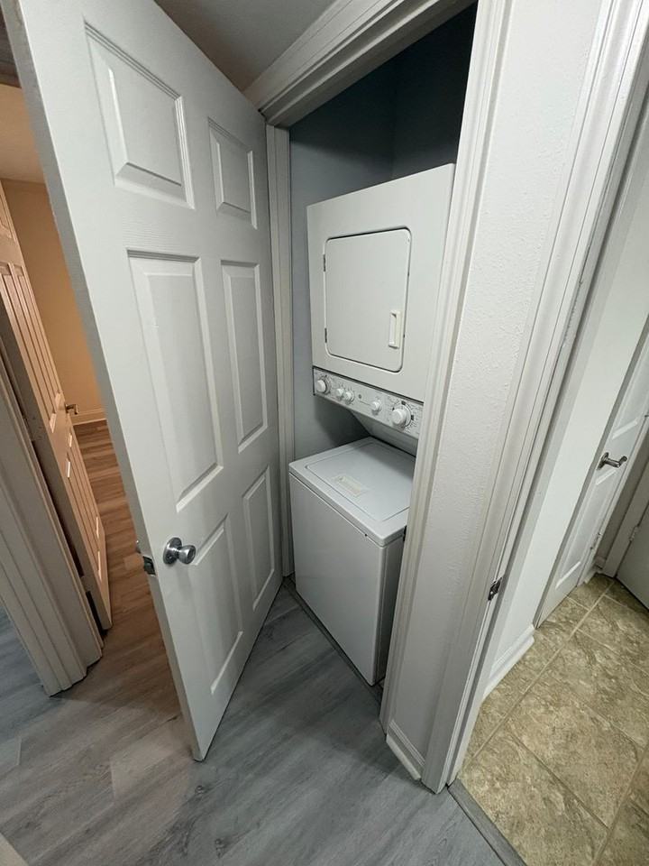 904 Park Ln - Photo 7 of 10
