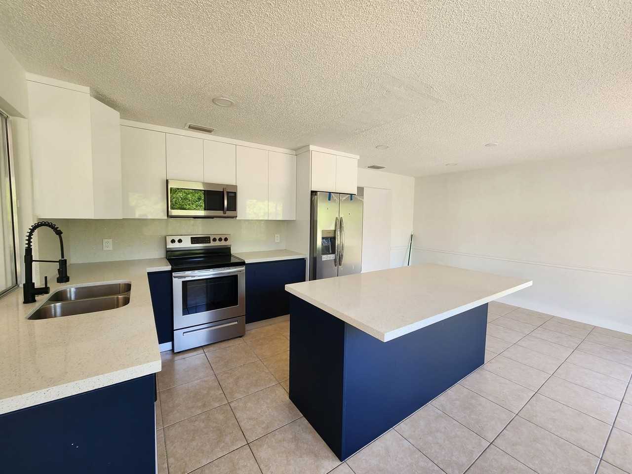 1717 Ne 6th Ter - Photo 5 of 15