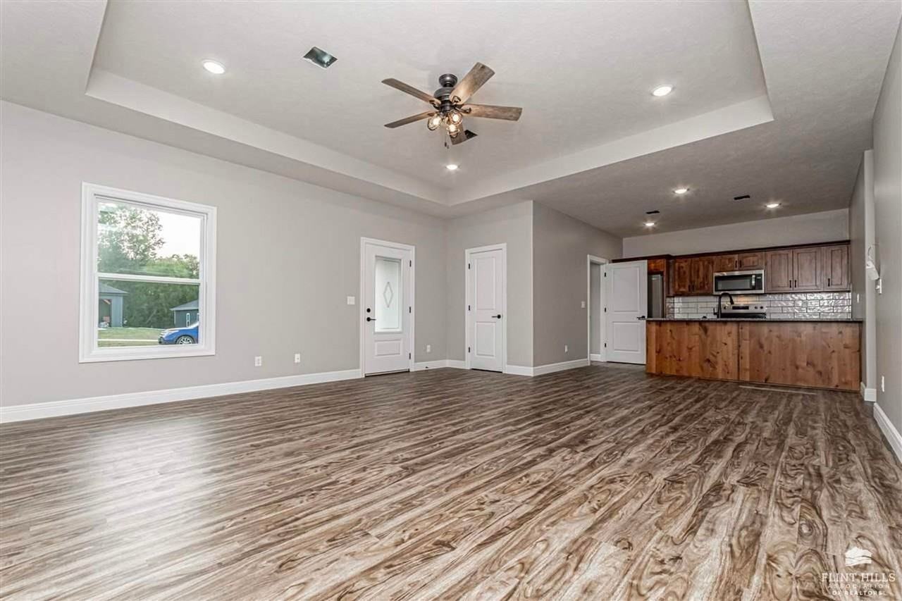 1704 Kenneth Dr - Photo 6 of 16
