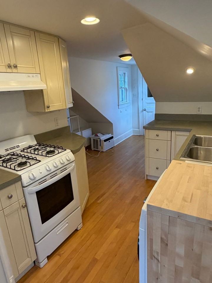 484 S Union St - Photo 2 of 17