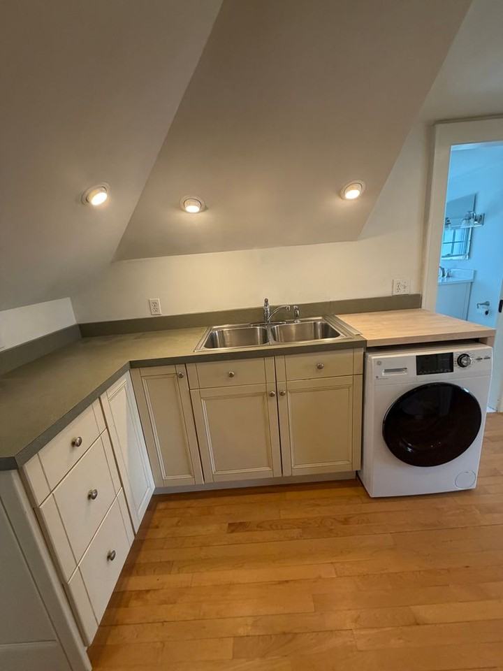 484 S Union St - Photo 5 of 17
