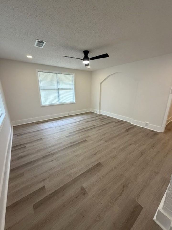 522 18th St - Photo 3 of 16
