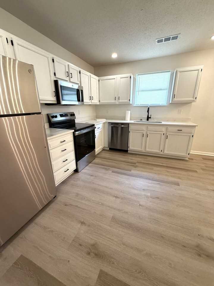 522 18th St - Photo 5 of 16